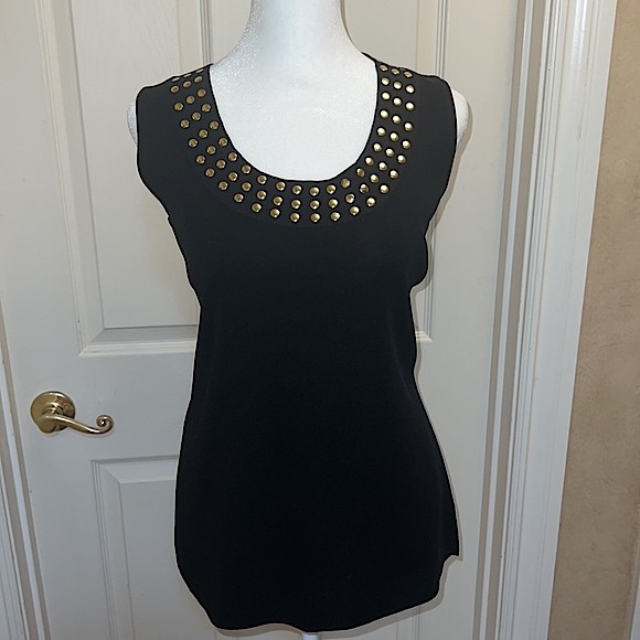 Stud trim Exclusively Misook tank